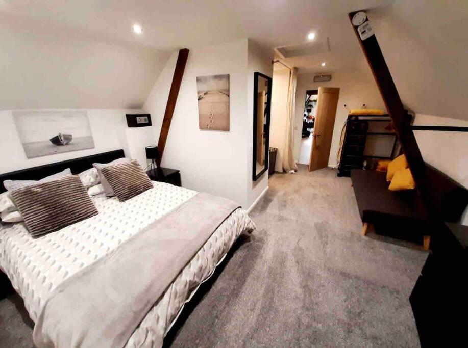 Lovely 1-Bedroom Serviced Apartment In Deal, Kent Zewnętrze zdjęcie